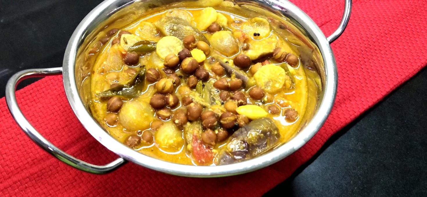 Kondaikadalai Kuzhambu/Black Chickpeas Curry